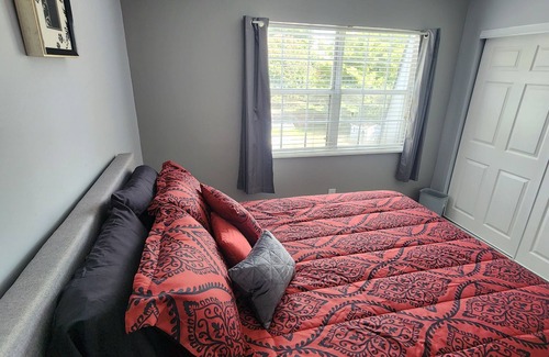 Westwood House | Charming 2-bedroom townhome with WiFi, AC in gorgeous Cincinnati
