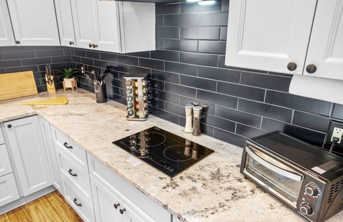 Schuyler House | Charming 2-bedroom tiny house close to hiking trails and Nelson 151