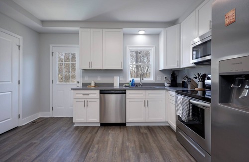 Donelson House | Charming 2-bedroom townhome in vibrant Nashville