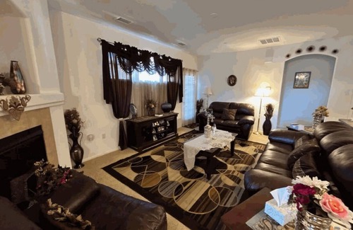 Aurora House | Charming 2-bedroom townhome with AC, WiFi