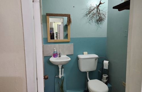 Diego Martin Apartment | Charming 2-bedroom apartment with WiFi and AC in delightful Diego Martin