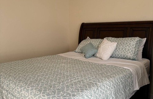 Douglasville House | Charming 2-bedroom house with AC and WiFi in fantastic Douglasville