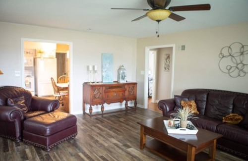 Waldron House | Charming 2-bedroom house comfortable cottage in the country but close to city