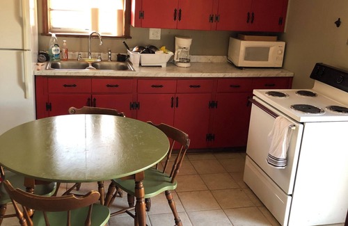 Hornbeak Cottage | Charming 2-bedroom waterfront cottage on Reelfoot Lake in Samburg, TN