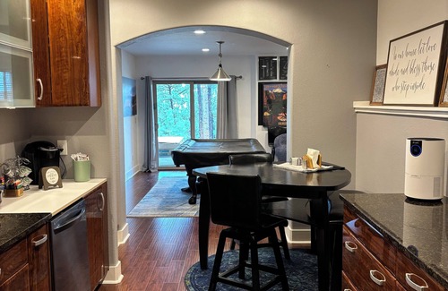 Woodmoor Apartment | Charming 2-bedroom with King Size Beds; WIFI, Private Patio with table and grill