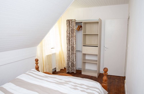 Laniscat Bed & Breakfast | Charming 2-bedroom B&B in peaceful Bon Repos sur Blavet with WiFi