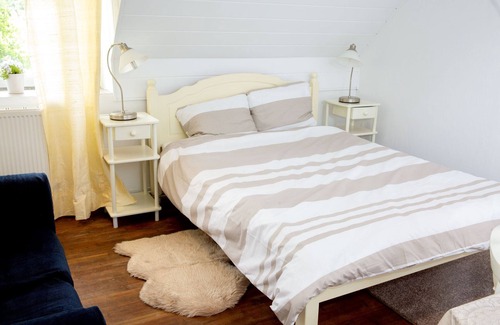 Laniscat Bed & Breakfast | Charming 2-bedroom B&B in peaceful Bon Repos sur Blavet with WiFi