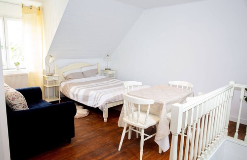 Laniscat Bed & Breakfast | Charming 2-bedroom B&B in peaceful Bon Repos sur Blavet with WiFi