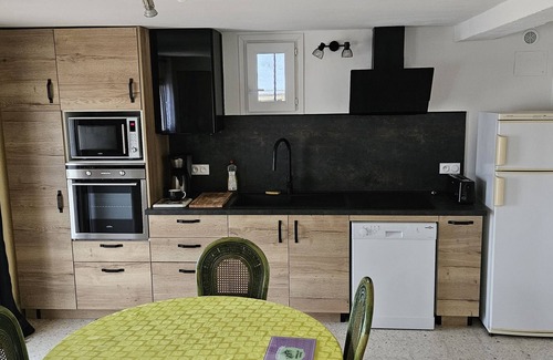 Frejus Apartment | Charming 2-room apartment near Estérel in Provencal villa with pool