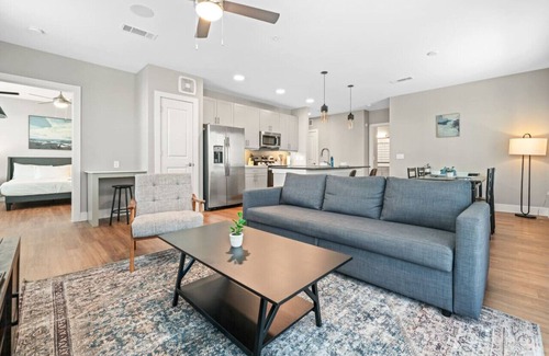 Fort Worth Apartment | Charming 2BD/2BA with Beautiful Pool in Fort Worth