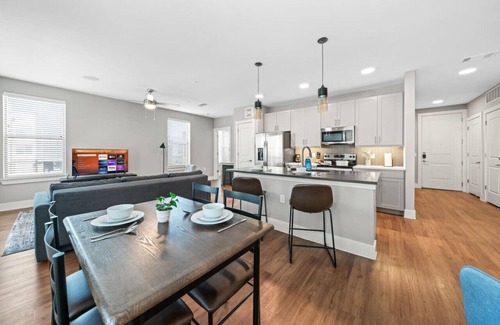 Fort Worth Apartment | Charming 2BD/2BA with Beautiful Pool in Fort Worth