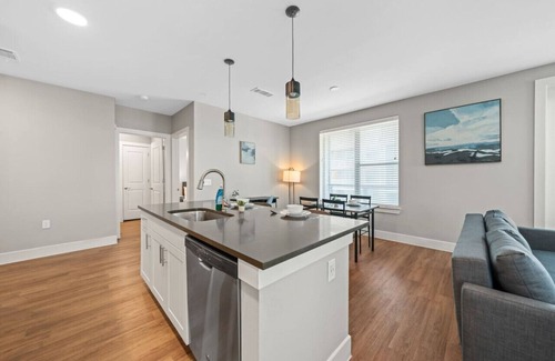 Fort Worth Apartment | Charming 2BD/2BA with Beautiful Pool in Fort Worth