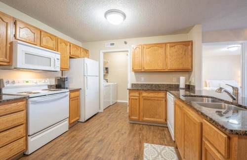 West Des Moines Apartment | Charming 2BD Home Away From Home