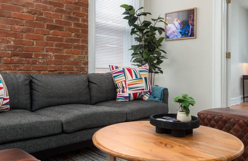 Tower Grove South Apartment | Charming 2BR + 1BA Gem in Tower Grove Park beautiful location w/high speed WiFi