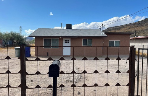 Menlo Park House | Charming 2BR - Heart of Tucson