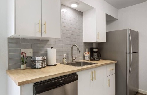 South Manchaca Apartment | Charming 2BR Home and Large Backyard