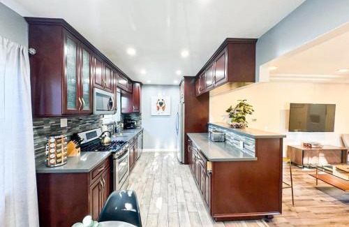 Ladera Heights House | Charming 2BR Spot Near LAX, SoFi and Forum - MK1-LAD