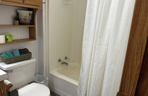 Inavale House | Charming 3-bdrm house with AC & WiFi in Northbranch Kansas, Northcentral Kansas