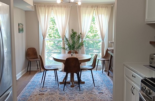 Gaithersburg Apartment | Charming 3-bed/2-bath apartment with AC, WiFi, near Washington DC & Seneca Park