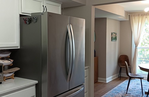 Gaithersburg Apartment | Charming 3-bed/2-bath apartment with AC, WiFi, near Washington DC & Seneca Park