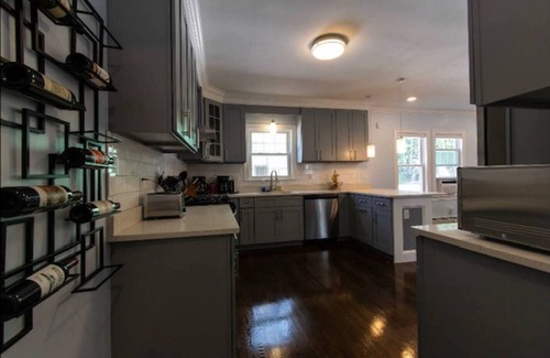 Quincy Apartment | Charming 3-bed Condo near Boston w/Free Parking