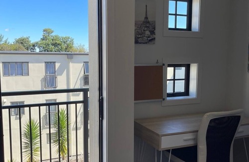 Mount Maunganui House | Charming 3-bedroom townhome in enchanting Mount Maunganui with AC, WiFi