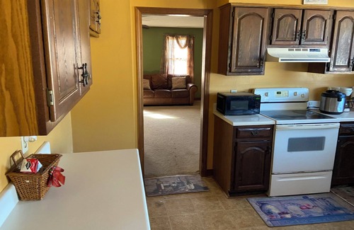 Elizabeth City House | Charming 3-bedroom house with WiFi, AC in delightful Elizabeth City