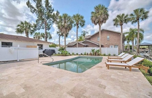Springs at Kings Bay House | Charming 3-bedroom waterfront house with dock in Crystal River
