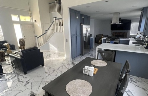 Moreno Valley House | Charming 3-bedroom house in Moreno Valley with huge pool ,spa and connected lake