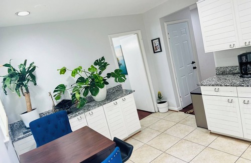 Wheaton-Glenmont House | Charming 3-bedroom 2 bath house in peaceful Silver Spring with AC, WiFi