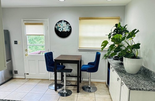 Wheaton-Glenmont House | Charming 3-bedroom 2 bath house in peaceful Silver Spring with AC, WiFi