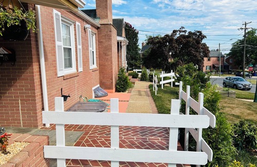 Silver Spring House | Charming 3-bedroom house with WiFi and AC in Silver Spring