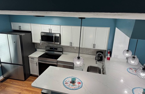 Fairland House | Charming 3-bedroom and 2.5 bedroom townhome with WiFi and AC in Silver Spring