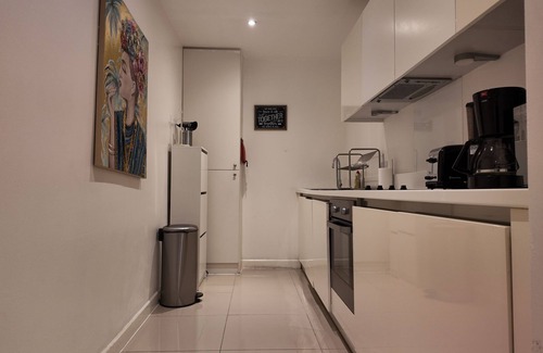 London City Centre Apartment | Charming 3 Bedroom Apartment in a delightful London location with excellent WIFI