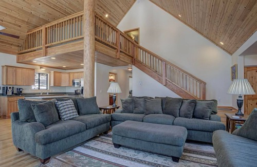 Christopher Creek Hotel | Charming 3-bedroom cabin house with WiFi and AC in lovely Christopher Creek