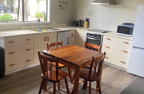 Whangarei Cottage | Charming 3-bedroom cottage in Whangarei with WiFi, AC