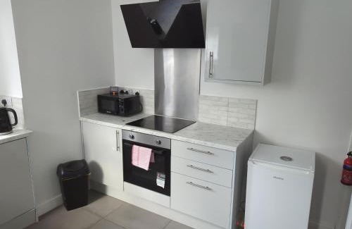 Wolverhampton House | Charming 3-Bedroom House - Prime Location in Wolverhampton!