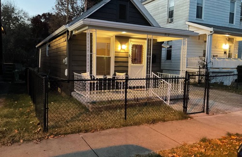 Latonia House | Charming 3-bedroom house with AC and WiFi in welcoming Covington.
