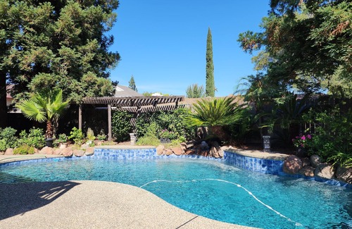 Orangevale House | Charming 3-bedroom house with solar pool.WiFi and AC in delightful Fair Oaks