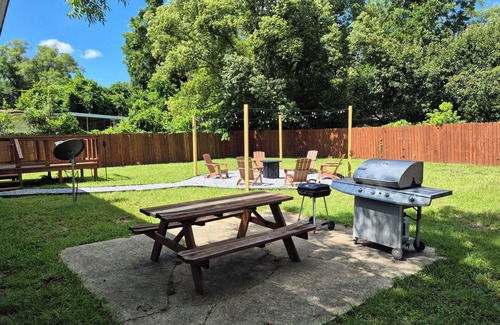 Southeast Pensacola House | Charming 3-bedroom house with WiFi, AC in fantastic Pensacola