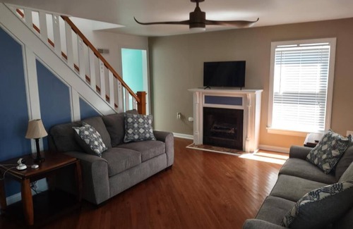 Rock Hall House | Charming 3-bedroom house in the Heart of Rock Hall with WiFi, AC