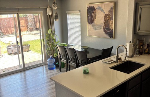 Beaumont House | Charming 3-bedroom house with AC and WiFi in Beaumont