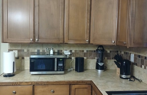 Earlewood House | Charming 3-bedroom house in Columbia w/Backyard! Just mins away from downtown!