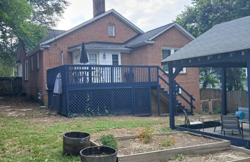 Earlewood House | Charming 3-bedroom house in Columbia w/Backyard! Just mins away from downtown!