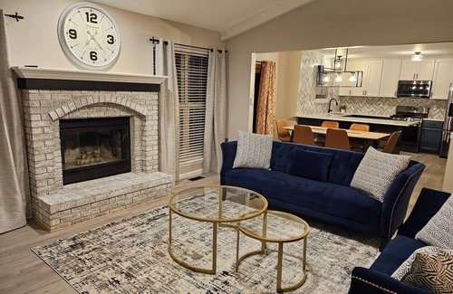 Glencoe House | Charming 3-bedroom house with WiFi, AC in O'Fallon