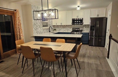 Glencoe House | Charming 3-bedroom house with WiFi, AC in O'Fallon