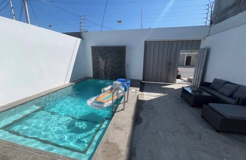 Salinas House | Charming 3-bedroom house in lovely Salinas with AC, WiFi and pool.