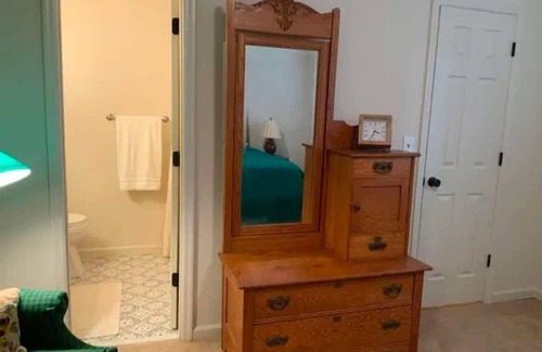 Concord House | Charming 3-bedroom house with WiFi, AC in lovely Concord