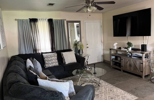 Osceola House | Charming 3-bedroom house with WiFi, AC in delightful Osceola,