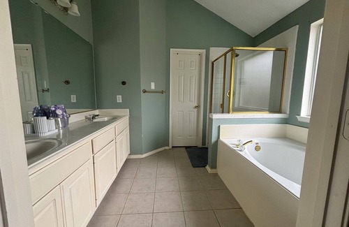 Allen House | Charming 3-bedroom house on a green belt in Allen